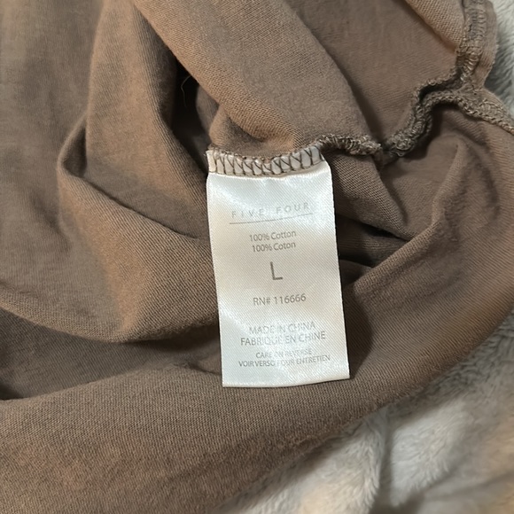 Five Four Large Brown T-shirt with Pocket - Picture 3 of 3